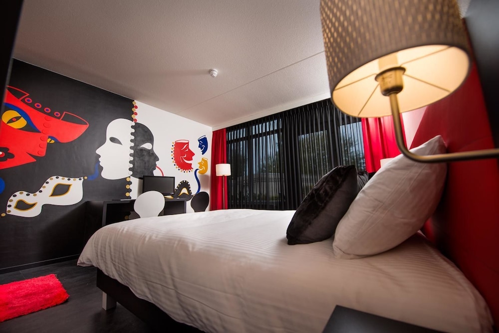 

Napoli - Nieuw-Amsterdam - Hotel ten Cate Emmen
