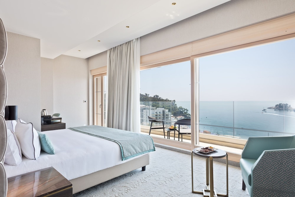 

Bari - Costa Montenegro - Hotel AMI Budva Petrovac
