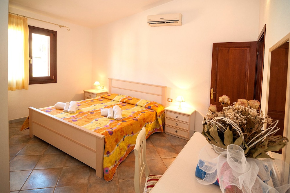 

Napoli - Budoni - Albergo Residenziale Li Troni