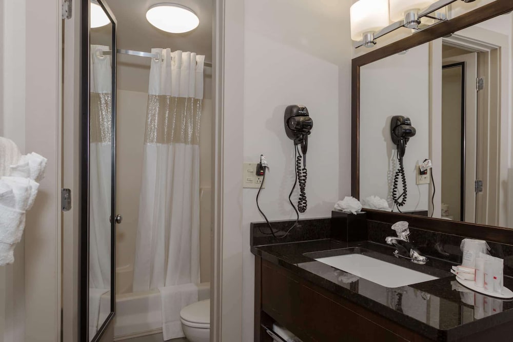 

Milano - Boston (MA) - Ramada By Wyndham Boston