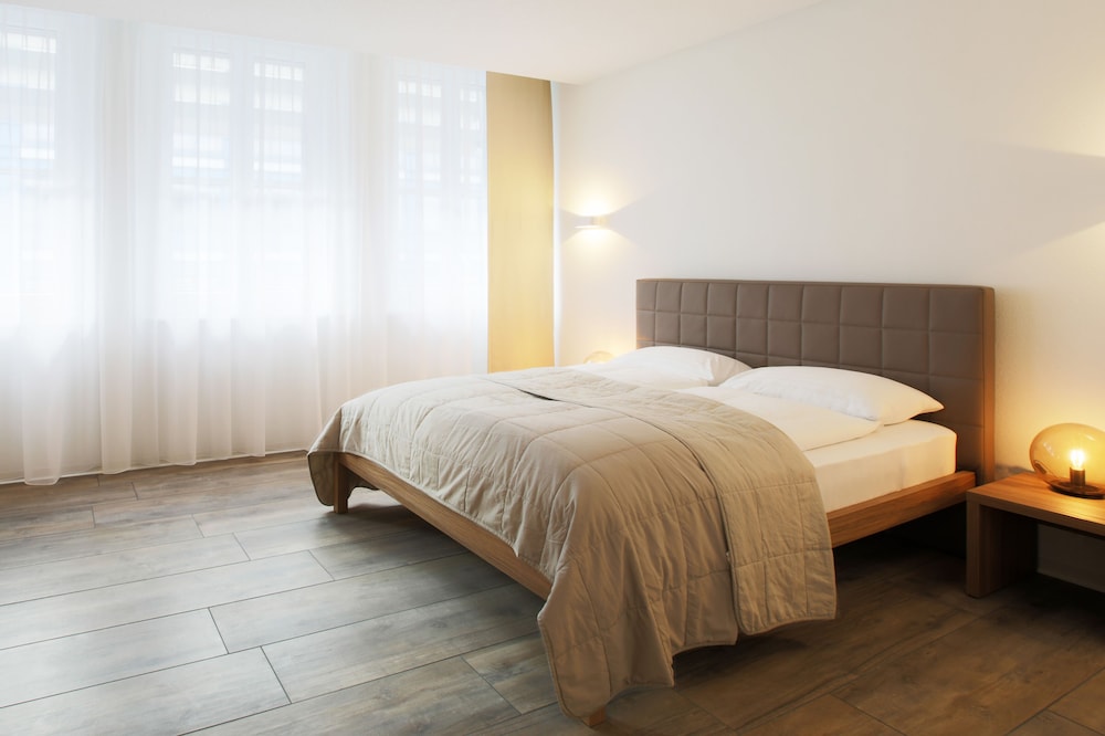 

Napoli - Winterthur - Hotel Work Life Residence am Bahnhof