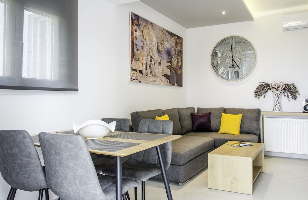 

Bologna - Stavros - Talos Luxury Suites