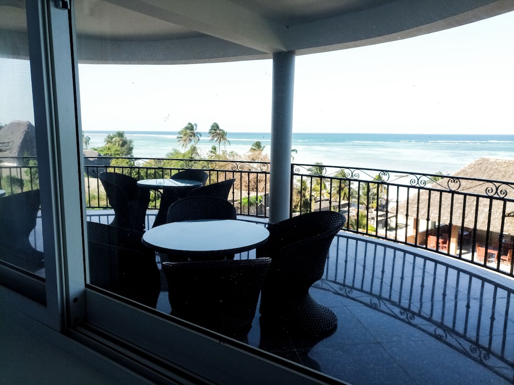 

Napoli - Kiwengwa - Sea Crest Hotel