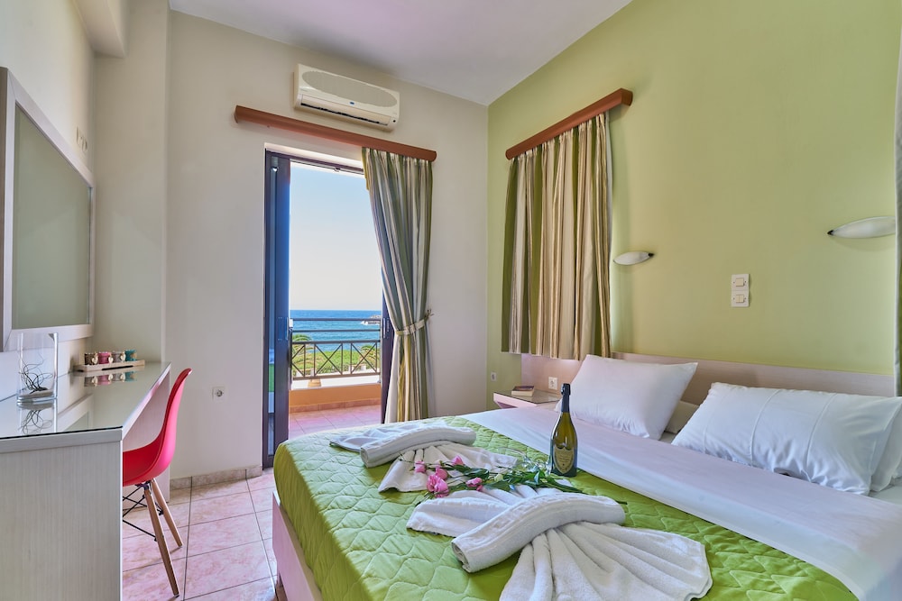 

Pisa - Stavros - Nanakis Beach Apartments