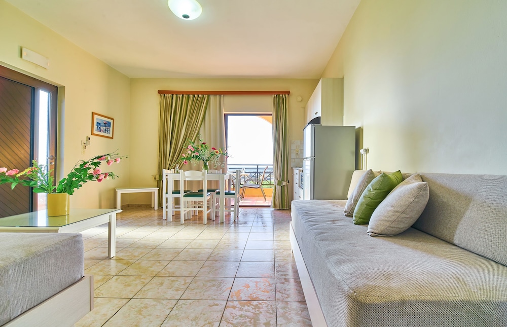 

Bologna - Stavros - Nanakis Beach Apartments