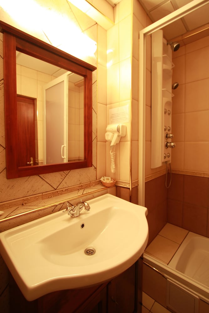 

Roma - Baia Mare - Hotel Mara