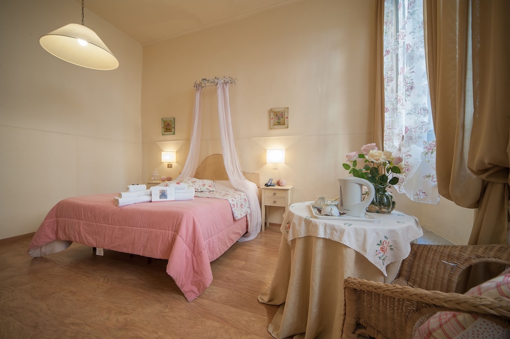 

Torino - Volterra - Albergo Etruria