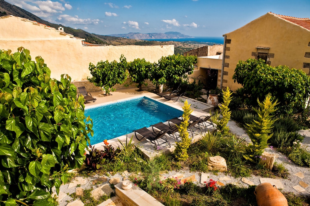 

Napoli - Creta Ovest - Chania, Grecia - Arcus Suites
