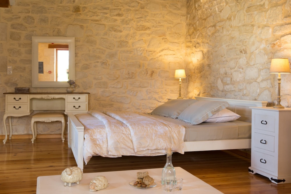 

Catania - Georgioupoli - Arcus Suites