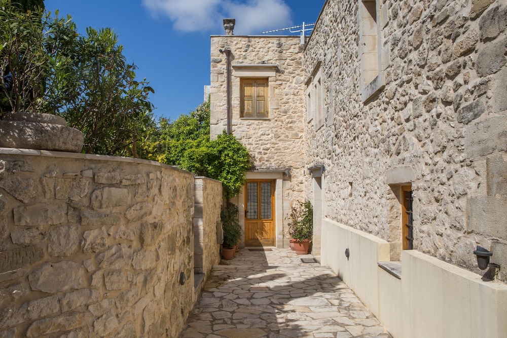 

Trieste - Creta Ovest - Chania, Grecia - Arcus Suites