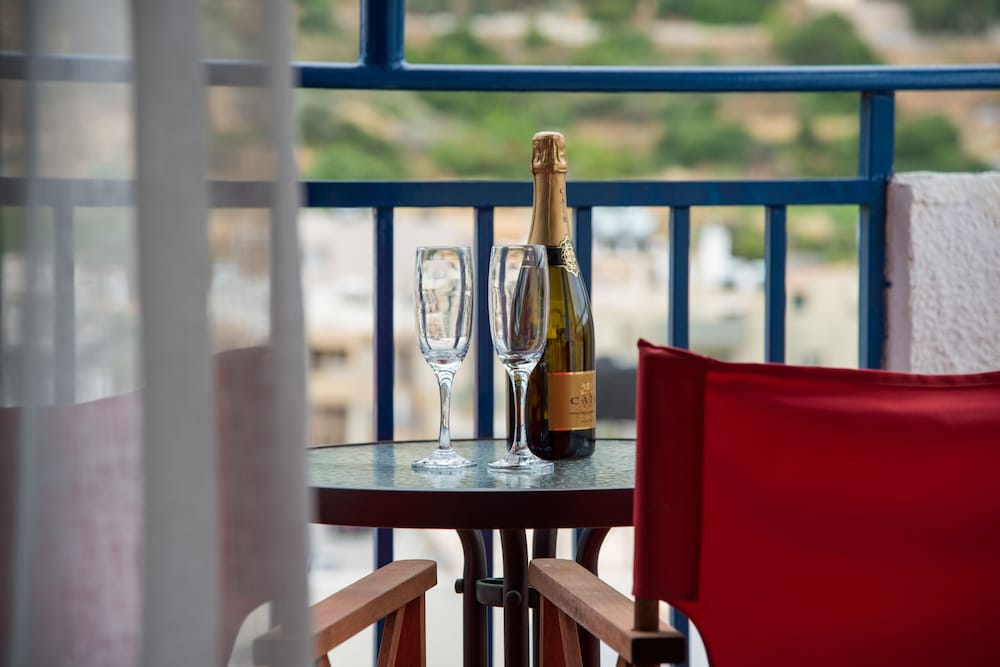 

Verona - Agia Pelagia - Creta - Amazona Apartments