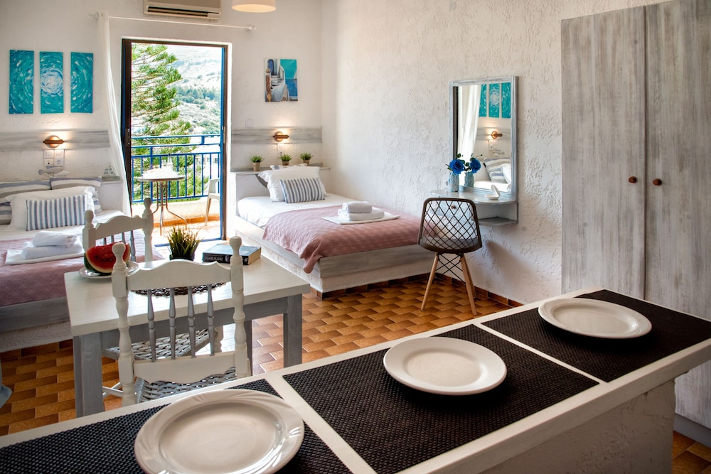 

Catania - Agia Pelagia - Creta - Amazona Apartments