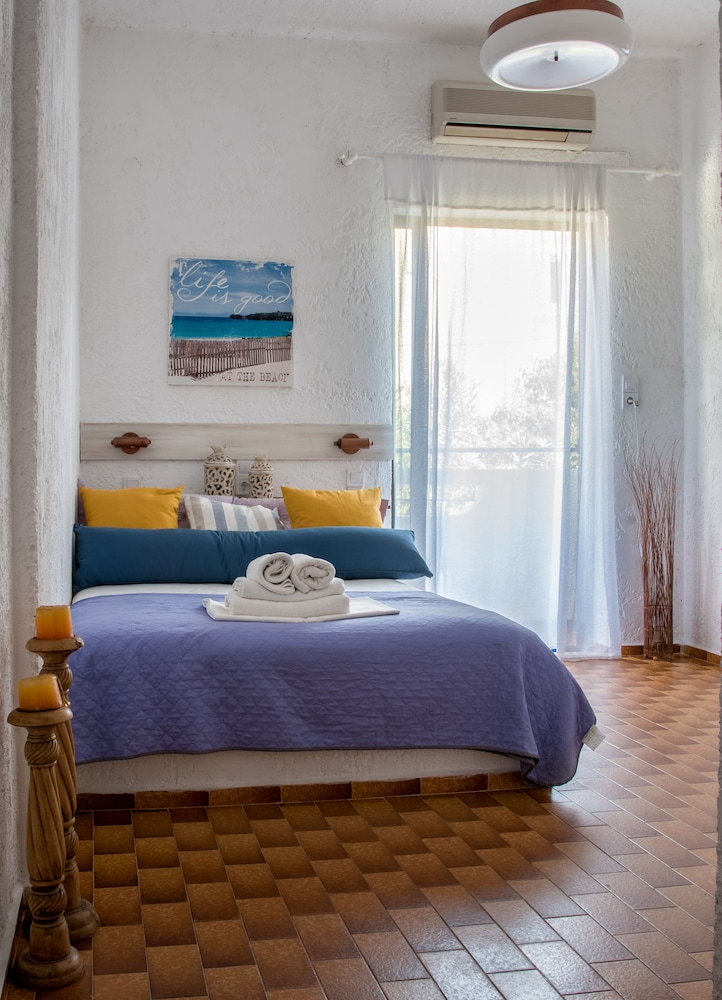 

Napoli - Agia Pelagia - Creta - Amazona Apartments