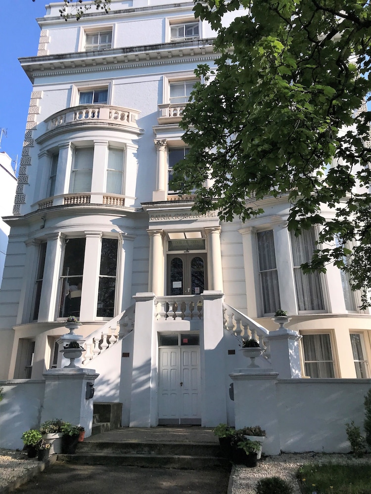 

Salerno - Londra - Ravna Gora