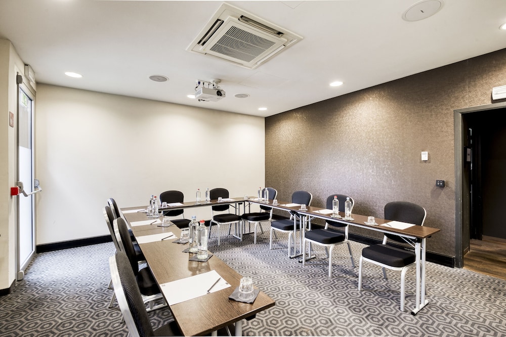 

Pisa - Bruxelles - Pentahotel Brussels Airport