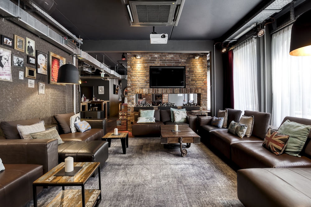 

Bari - Machelen - Pentahotel Brussels Airport