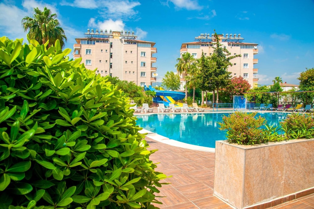 

Bologna - Konaklı - Grand Bahama Beach Hotel