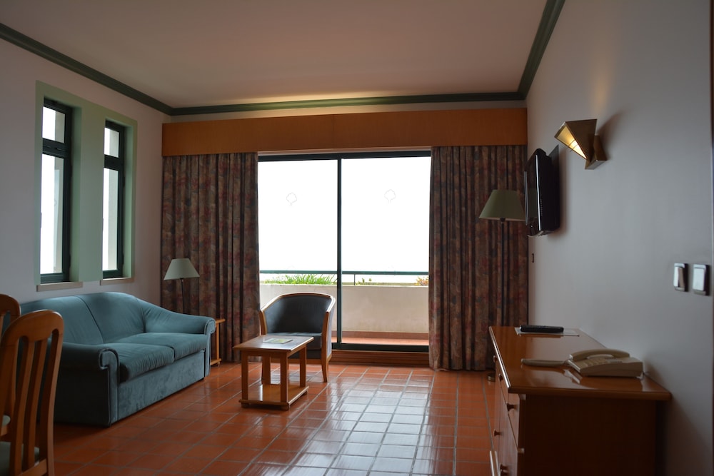 

Roma - Estreito da Calheta - Hotel Jardim Atlantico