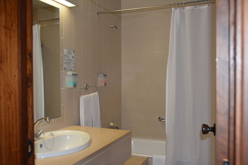 

Roma - Fajã da Ovelha - Hotel Jardim Atlantico
