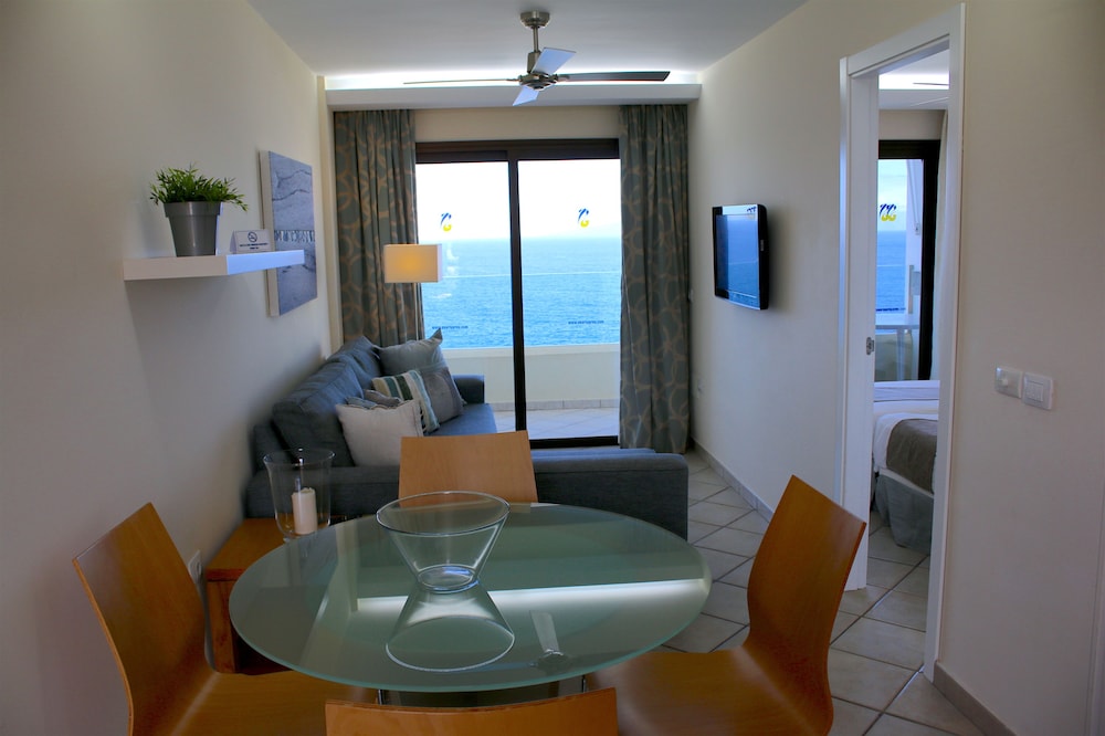

Bari - Callao Salvaje - Pearly Grey Ocean Club Apartments & Suites