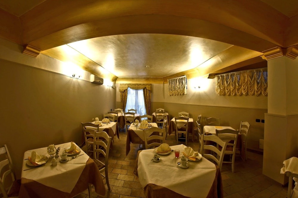 

Roma - Aci Castello - Hotel Capomulini 3 Stelle
