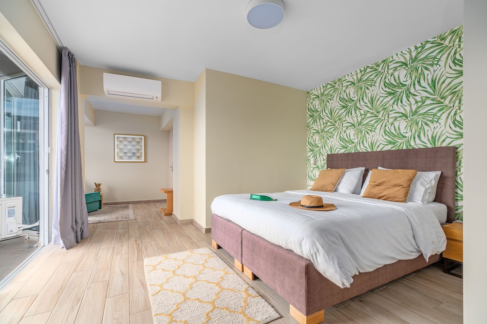 

Bologna - Vouliagmeni - Maison 66, Riviera Hotels