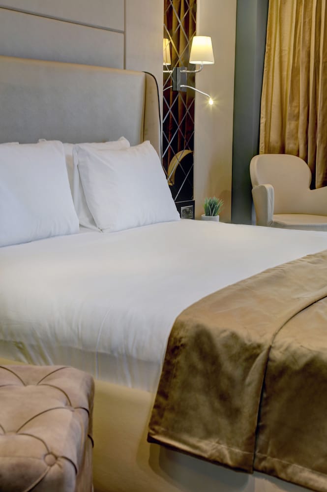 

Venezia - Richmond upon Thames - Putney Hotel; BW Signature Collection