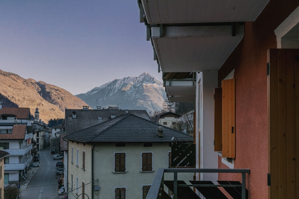 

Napoli - Alta Valtellina, Montagna Italia - Albergo Miramonti