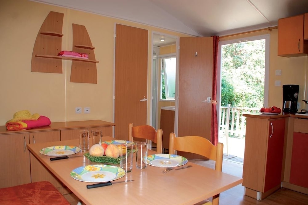 

Bologna - Grimaud - SAS CAMPING PARC MONTANA