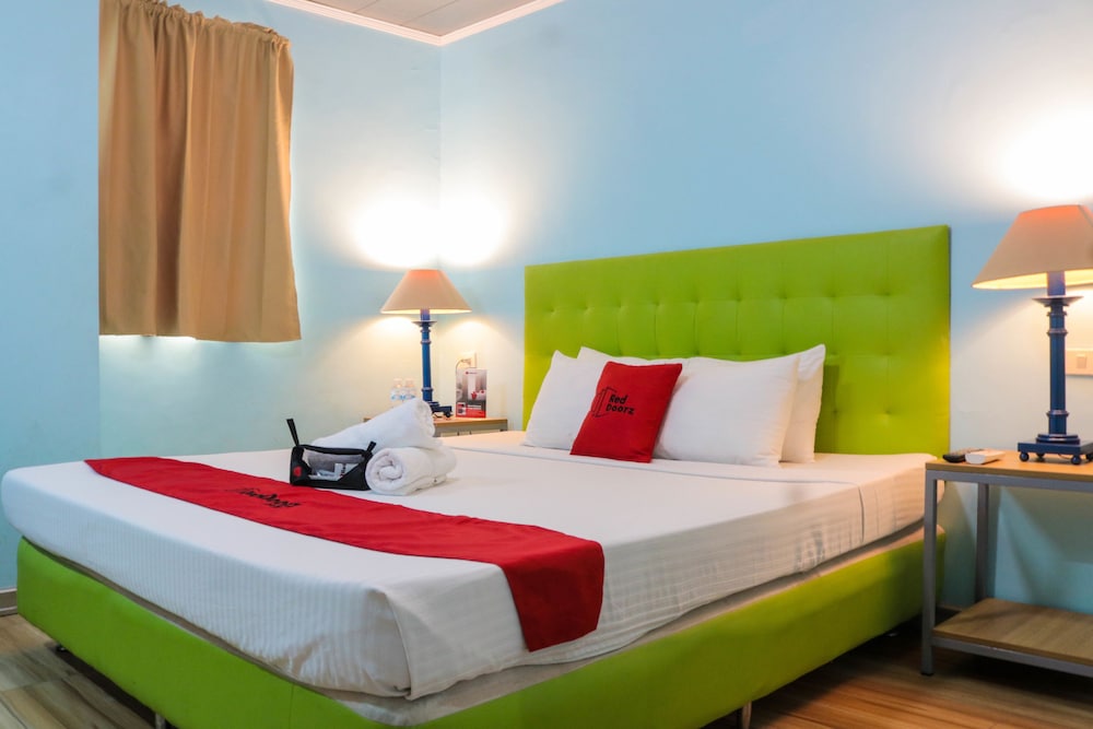 

Milano - Cebu City - RedDoorz Plus New Era Budget Hotel Mandaue former RedDoorz Plus near UV Mandaue Cebu