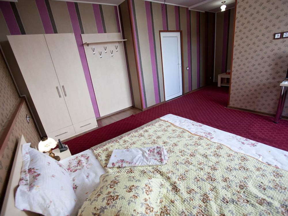 

Catania - Otopeni - Hotel La Gil