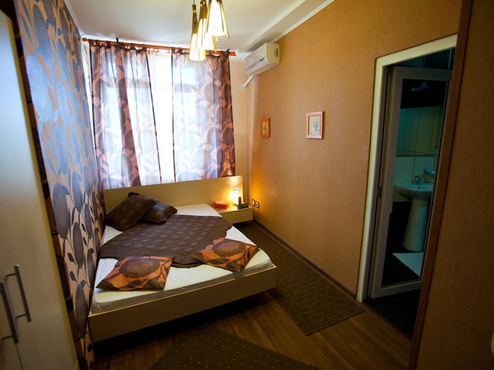 

Milano - Otopeni - Hotel La Gil