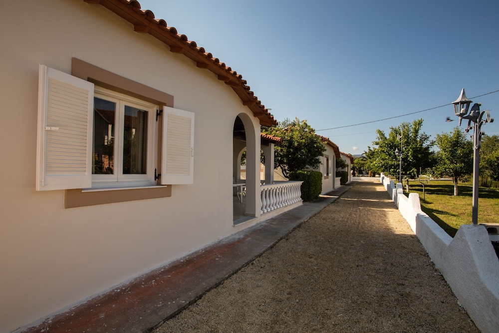

Pisa - Acharavi - Paradise Village