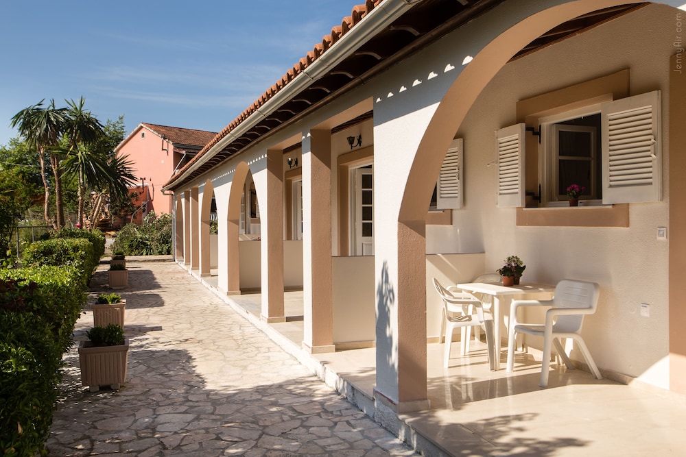 

Lamezia Terme - Acharavi - Paradise Village