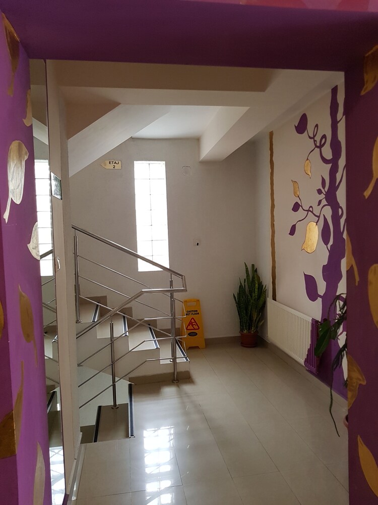 

Brindisi - Bucarest - Hotel Tranzzit