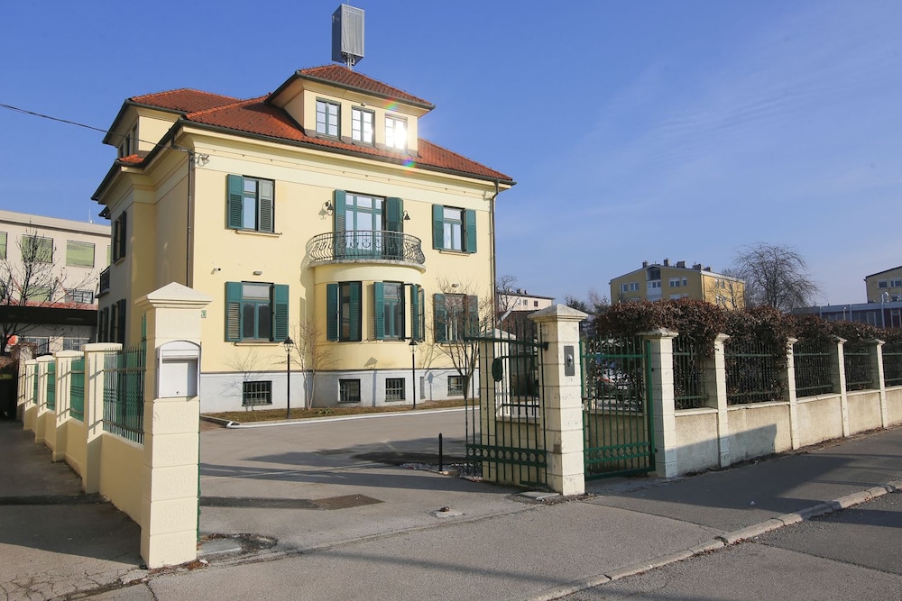 

Roma - Lubiana - Hotel Vila Katrca