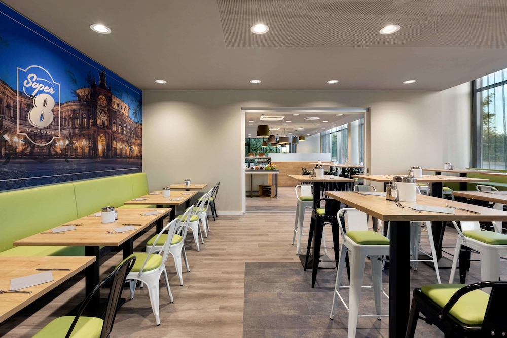 

Roma - Dresda - Super 8 By Wyndham Dresden