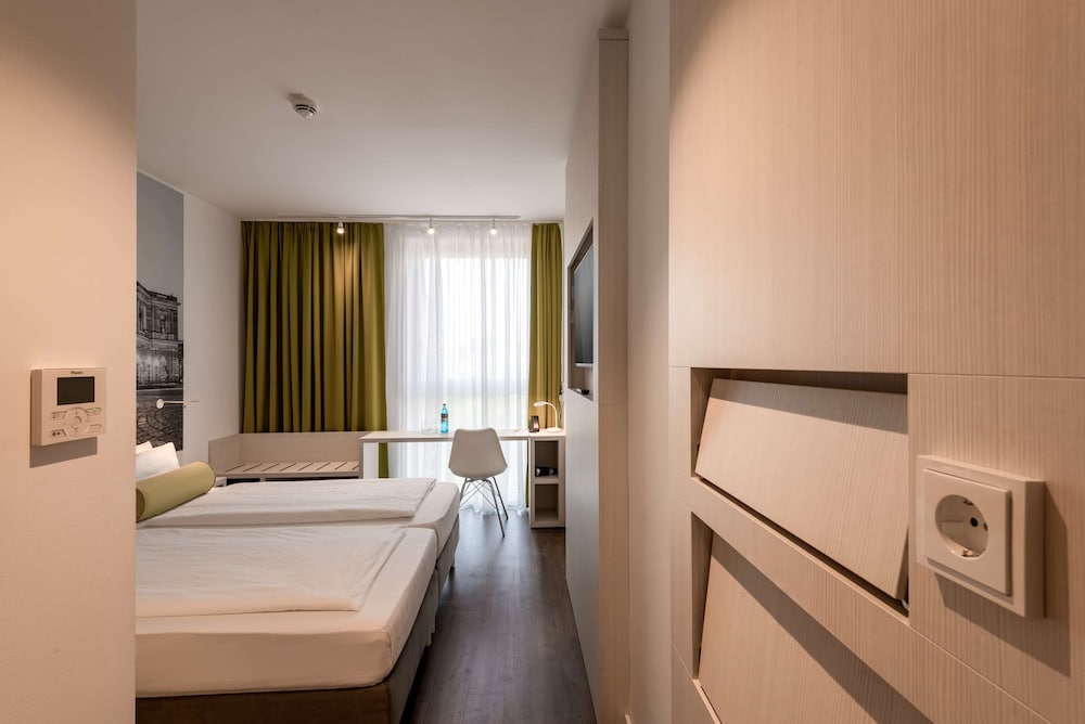 

Bologna - Dresda - Super 8 By Wyndham Dresden