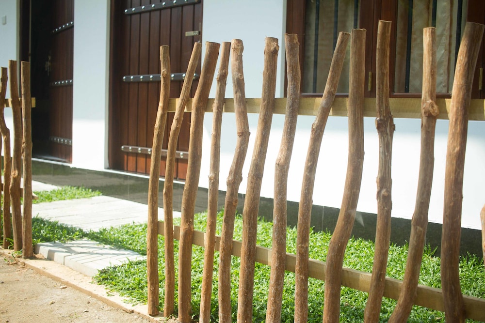 

Roma - Weligama - Tanoaks Villa