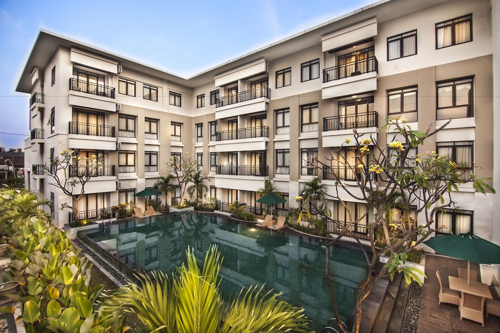 

Napoli - Seminyak - Bali - Grand Kuta Hotel and Residence