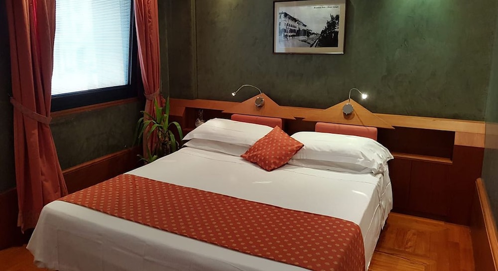 

Catania - Ronchi dei Legionari - HR Hotel