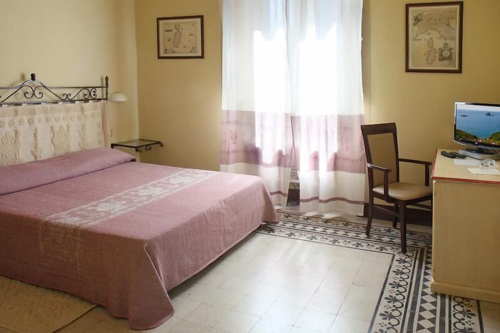 

Bologna - Tresnuraghes - Hotel Villa Gli Asfodeli