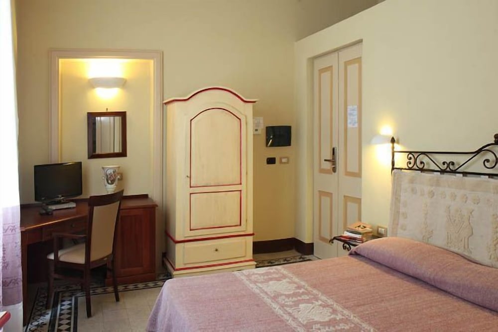 

Bologna - Bosa - Hotel Villa Gli Asfodeli