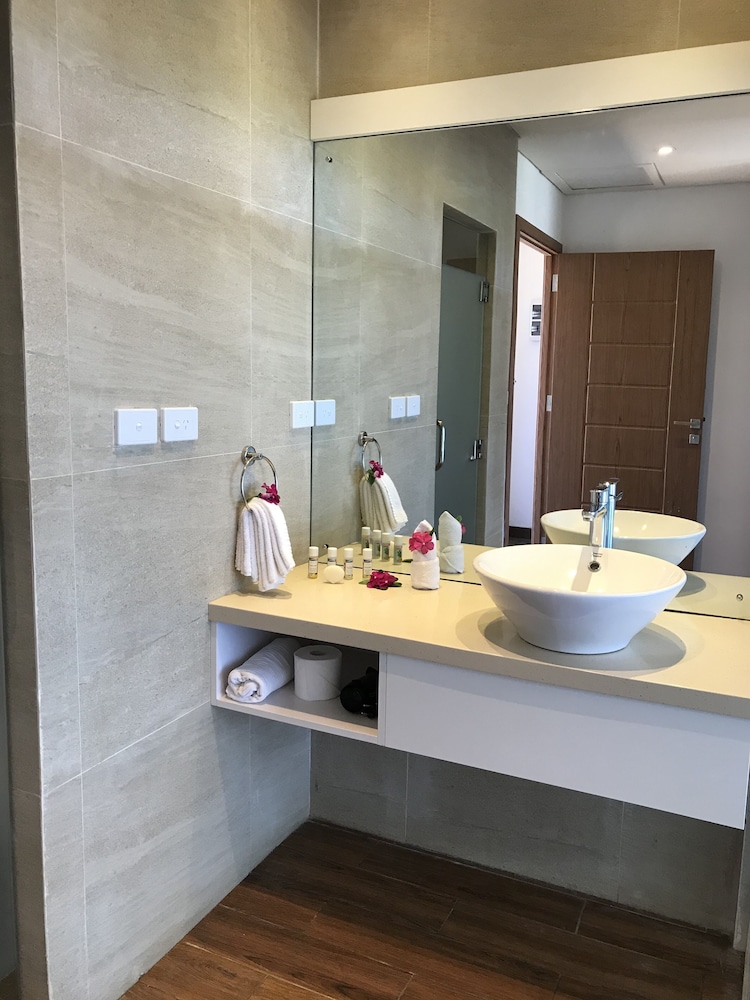 

Roma - Sigatoka - Yadua Bay Resort