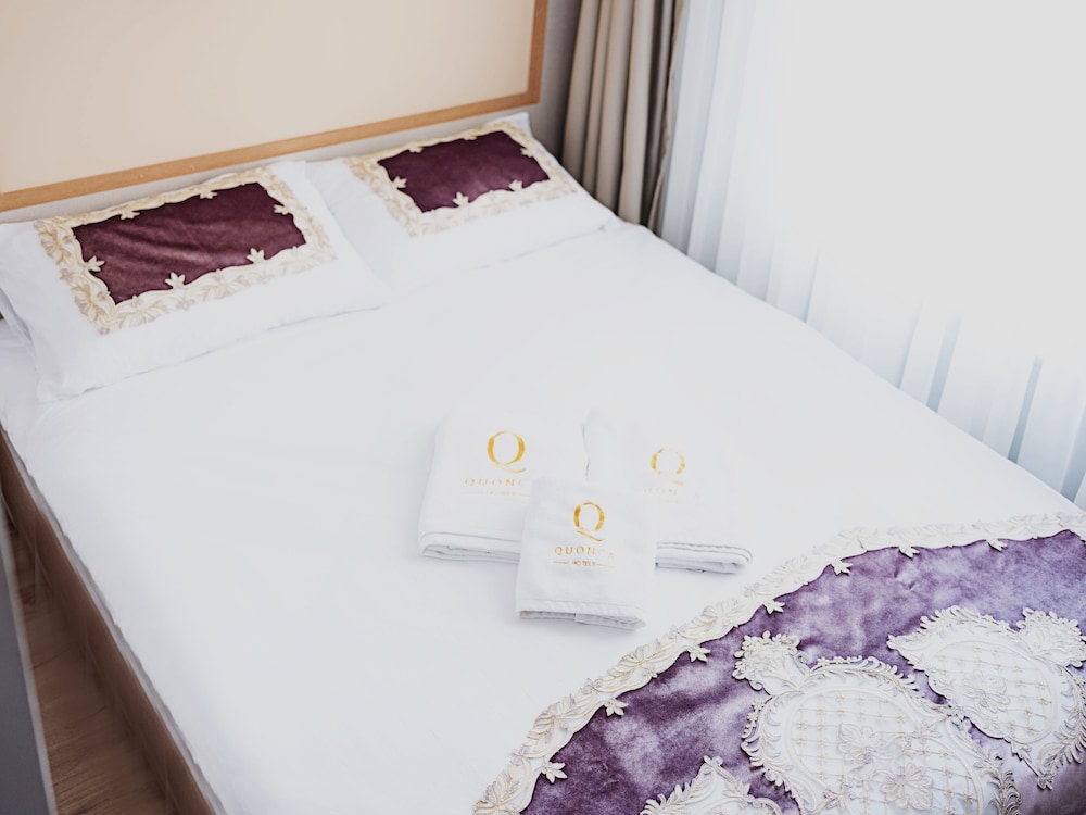 

Palermo - Istanbul - The Lola Hotel