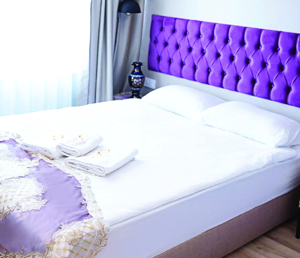 

Palermo - Istanbul - The Lola Hotel