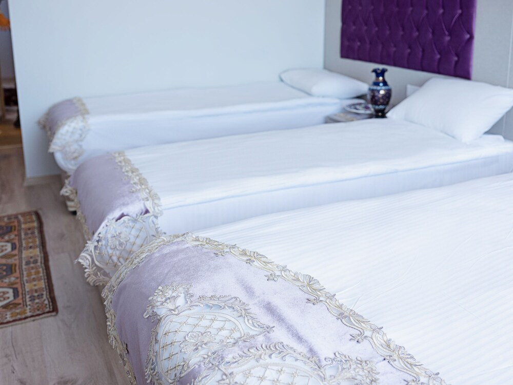 

Napoli - Istanbul - The Lola Hotel