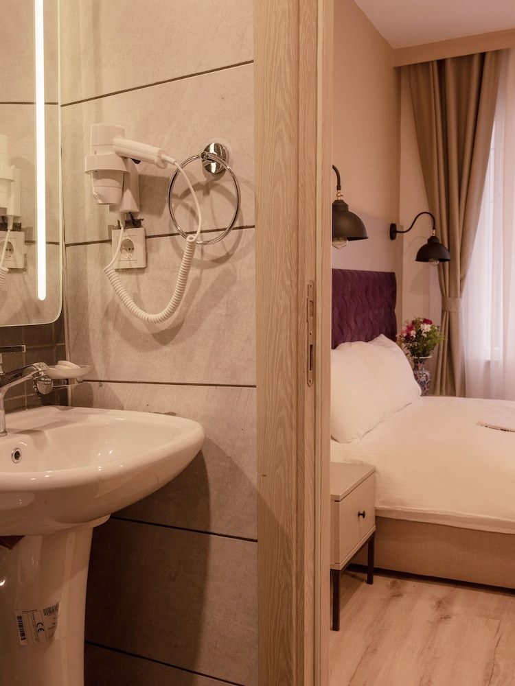 

Firenze - Istanbul - The Lola Hotel
