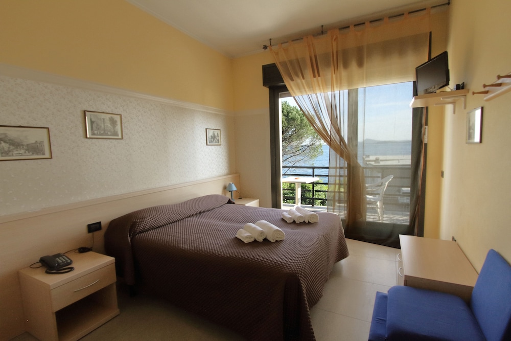 

Milano - Salò - Hotel Aquavite