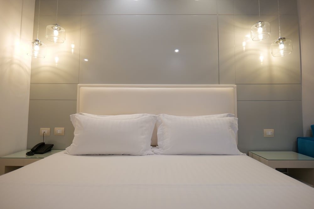 

Napoli - Ksamil - Hotel Luxury